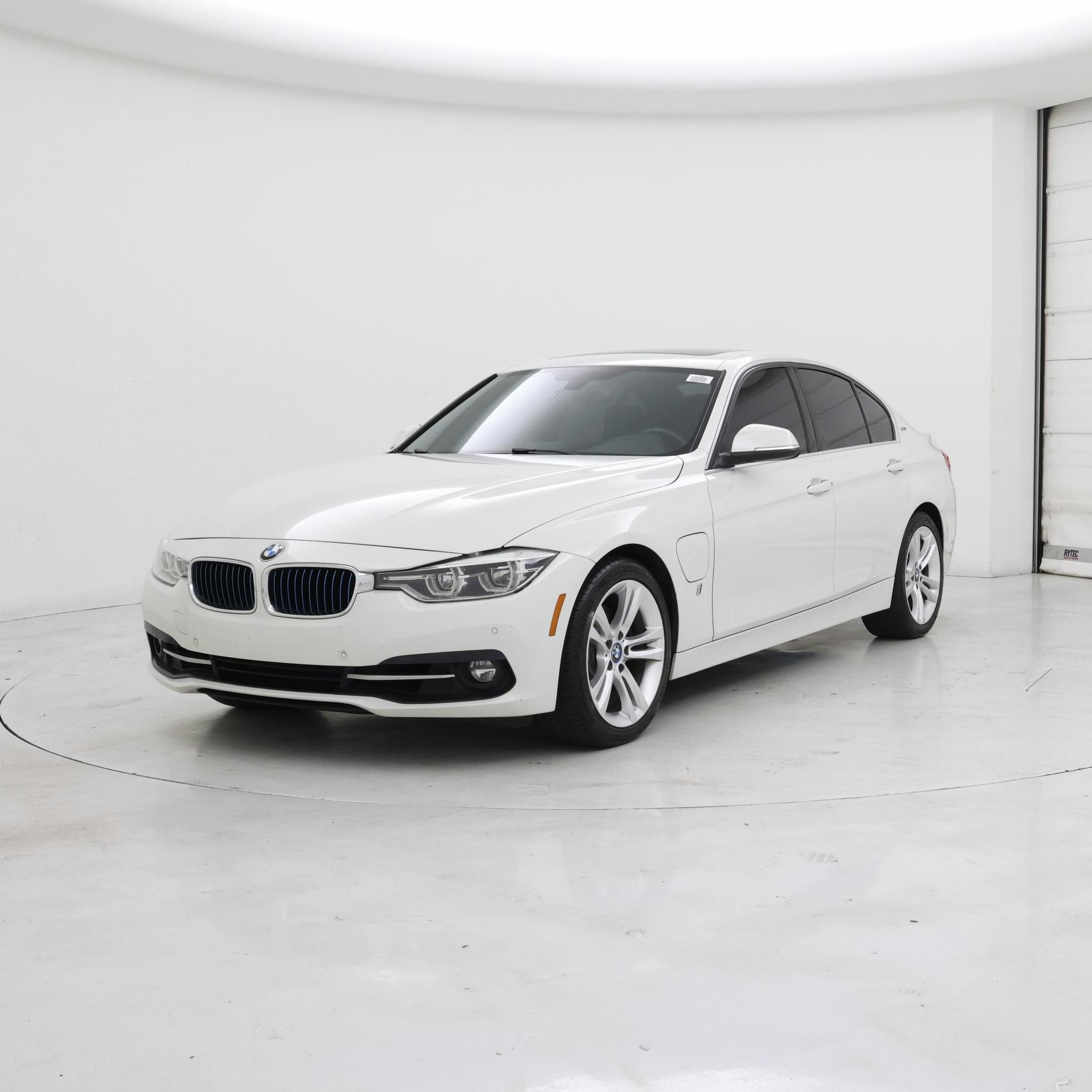 Thumbnail: 2018 BMW 3 Series - 4