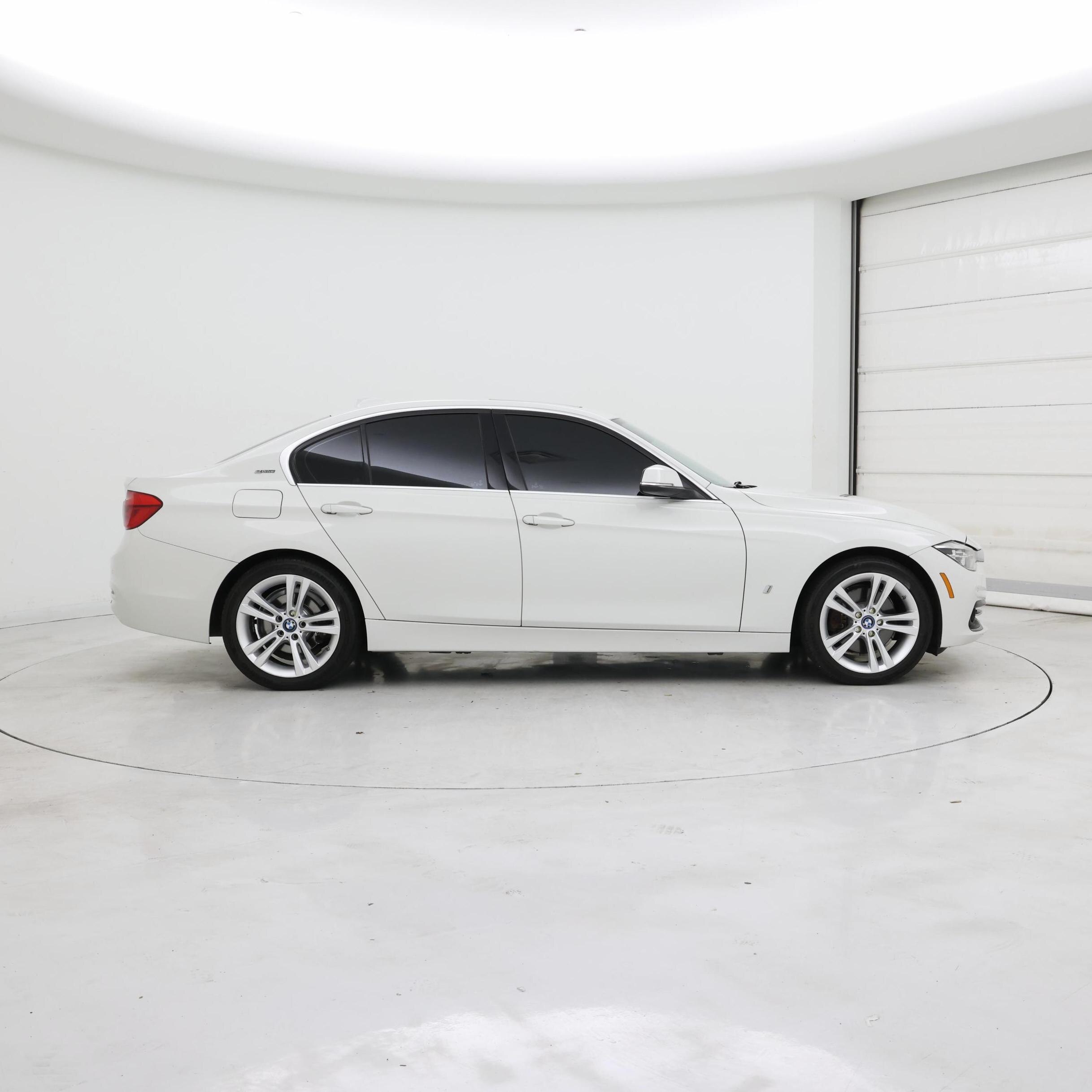 Thumbnail: 2018 BMW 3 Series - 7