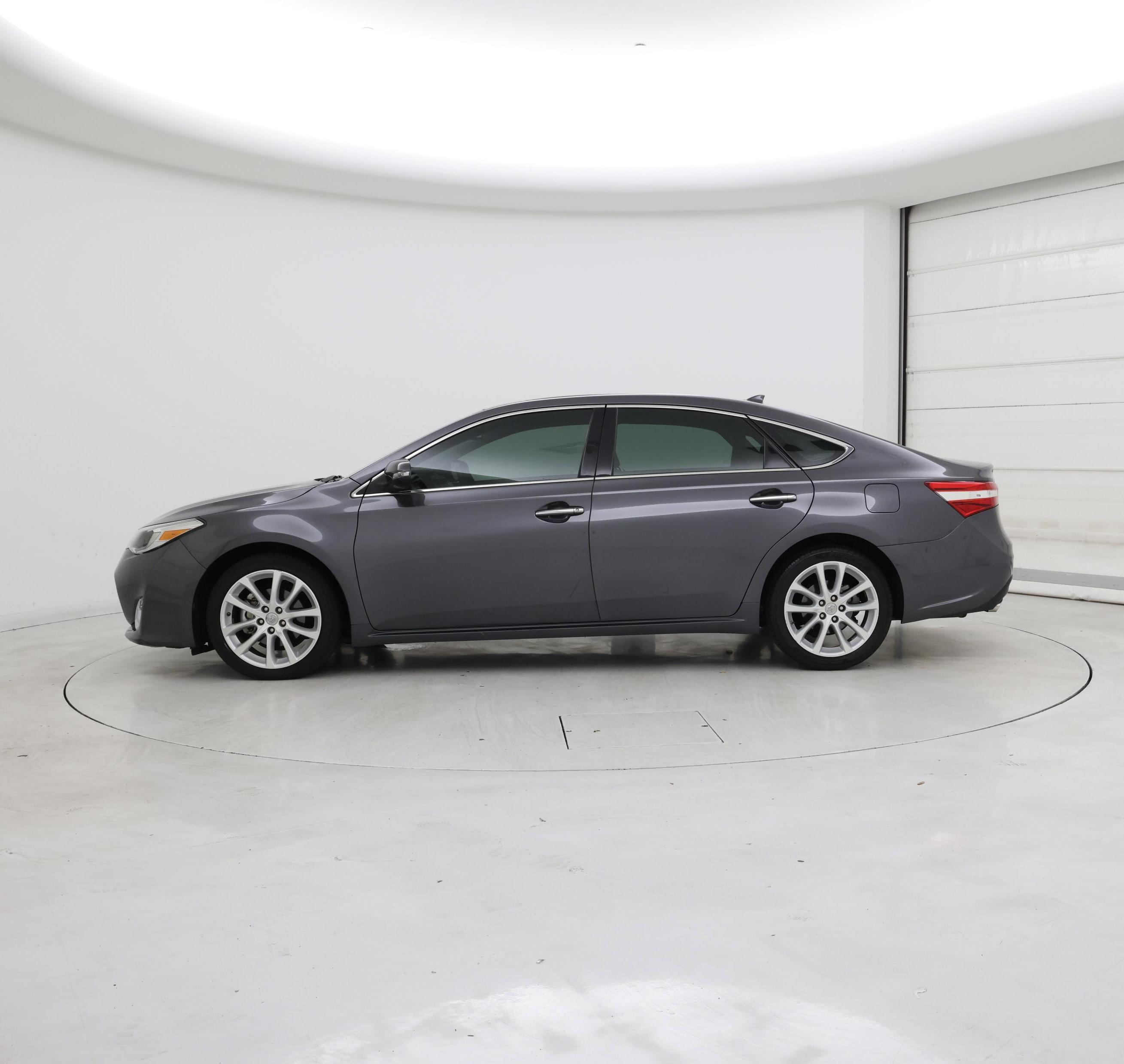 Thumbnail: 2015 Toyota Avalon - 3