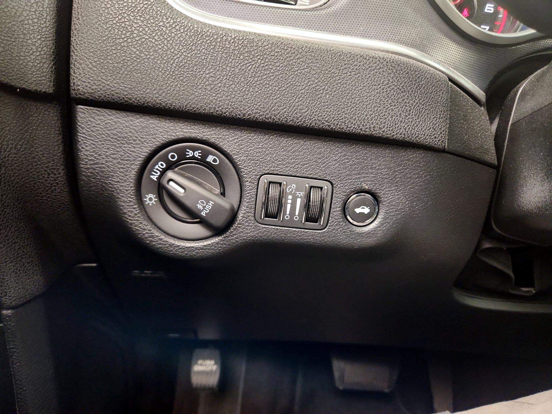 Thumbnail: 2017 Dodge Charger - 13