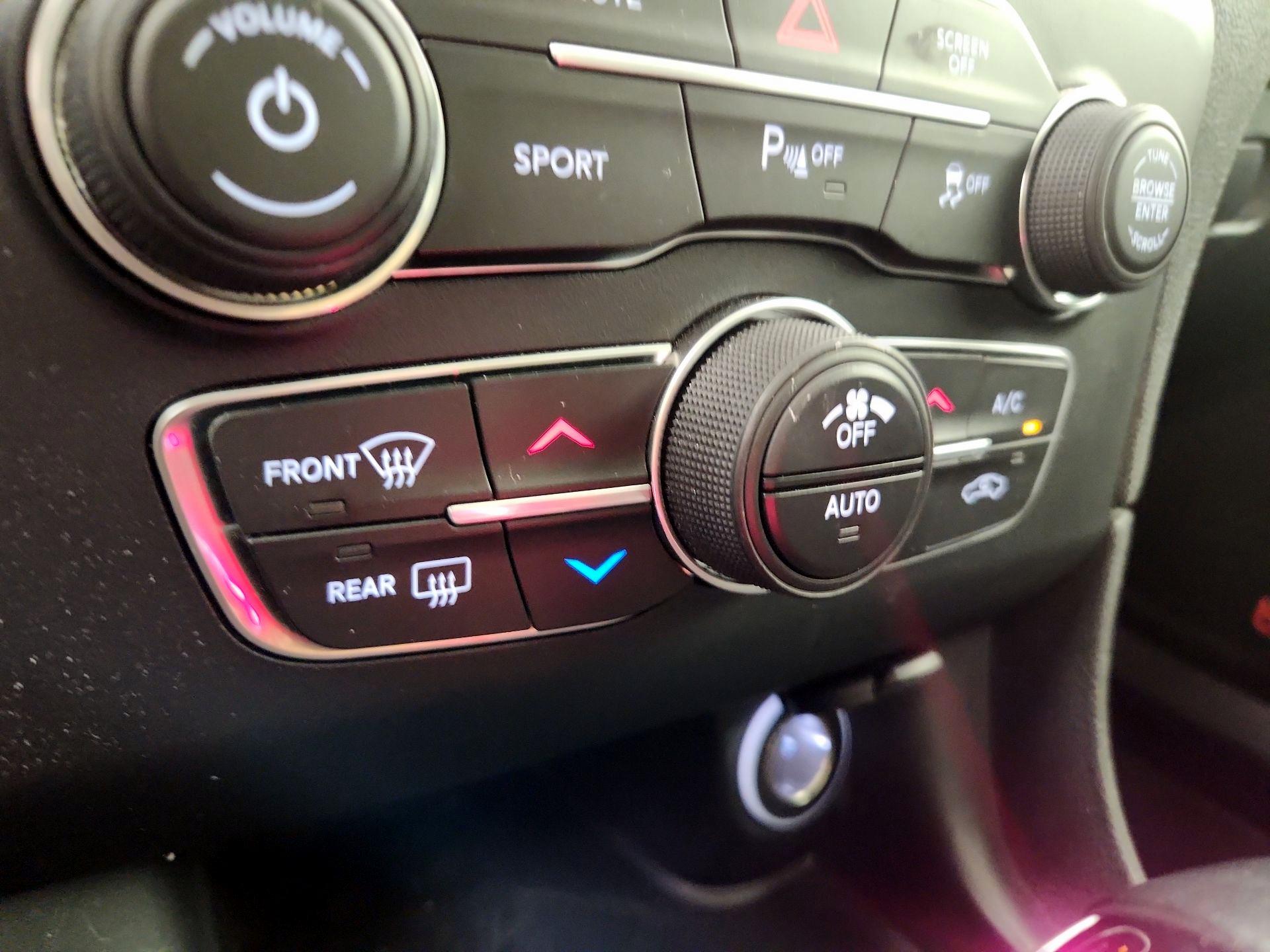 Thumbnail: 2017 Dodge Charger - 16