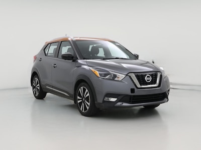 Gray 2018 Nissan Kicks SR