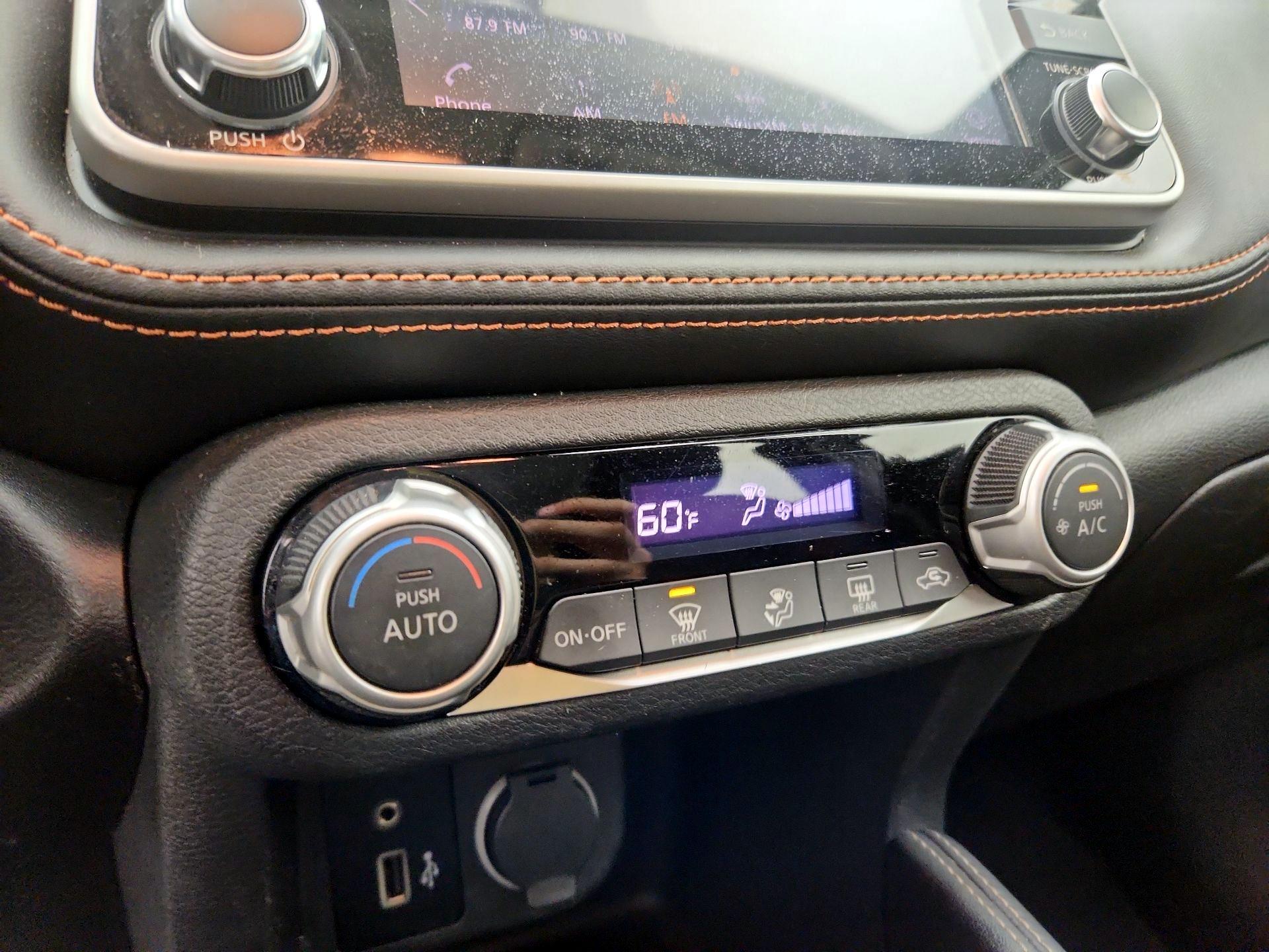 Thumbnail: 2018 Nissan Kicks - 16