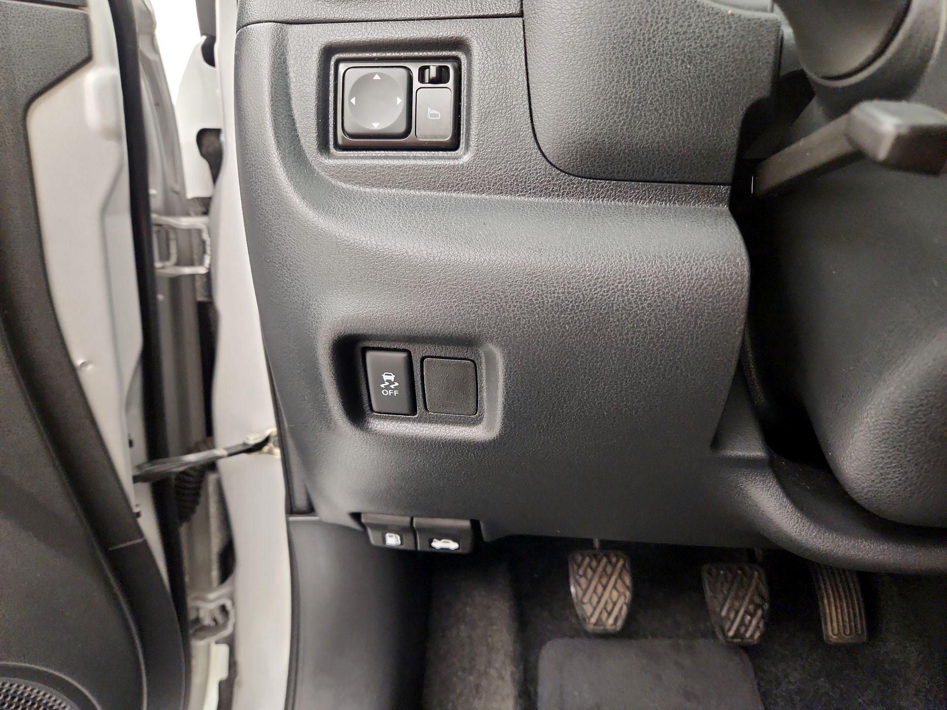 Thumbnail: 2017 Nissan Versa - 13