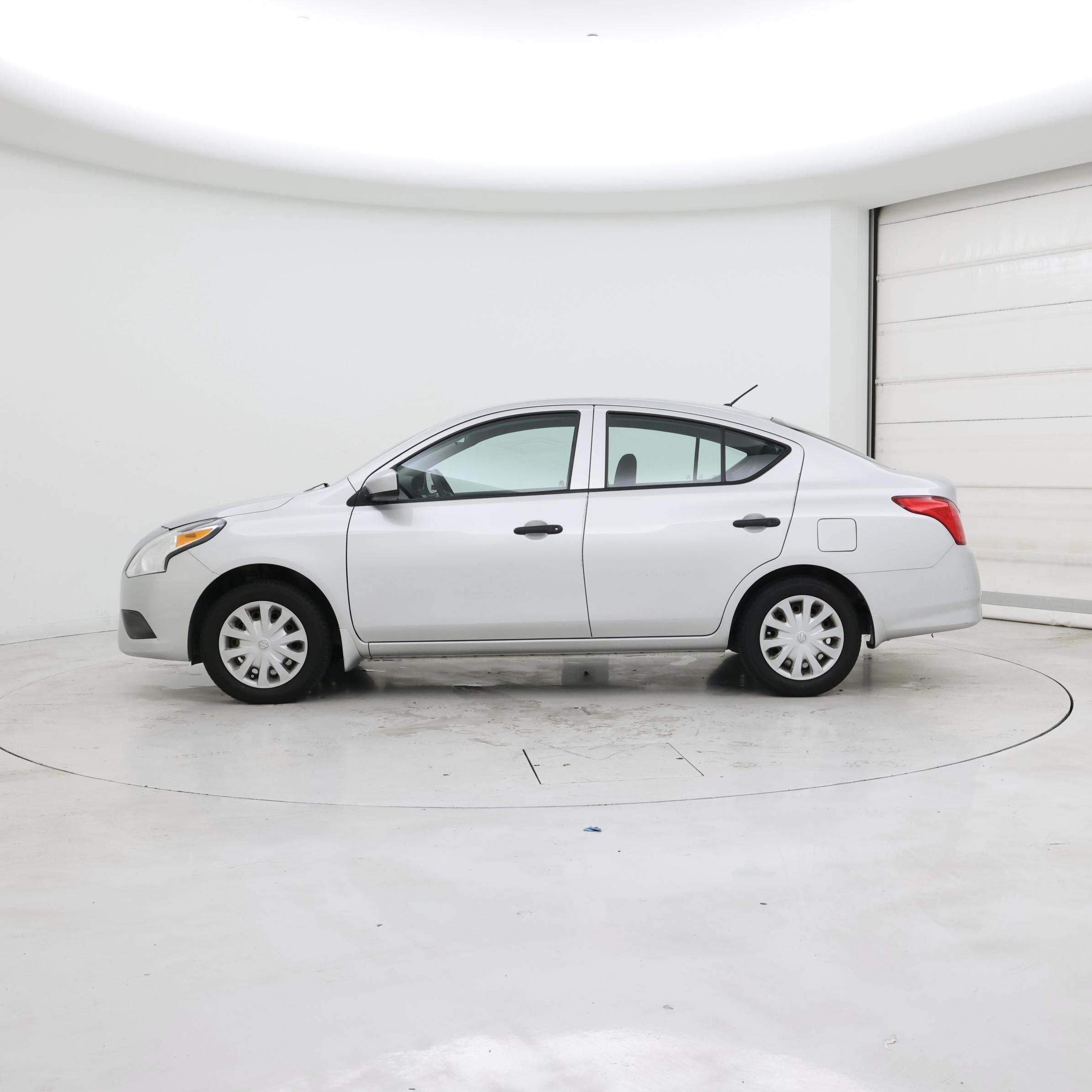 Thumbnail: 2017 Nissan Versa - 3
