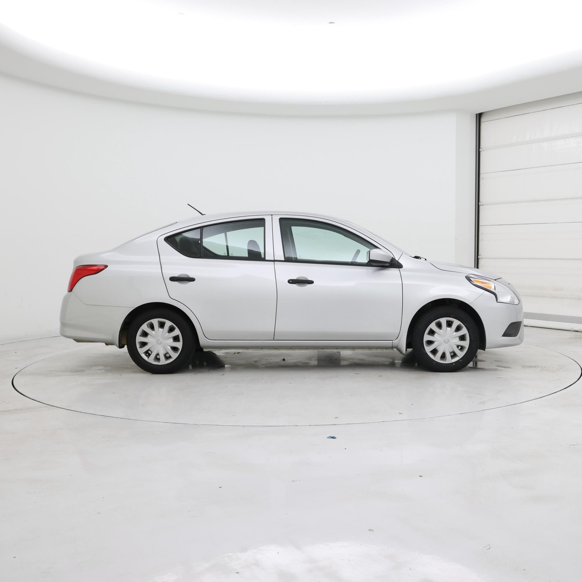 Thumbnail: 2017 Nissan Versa - 7