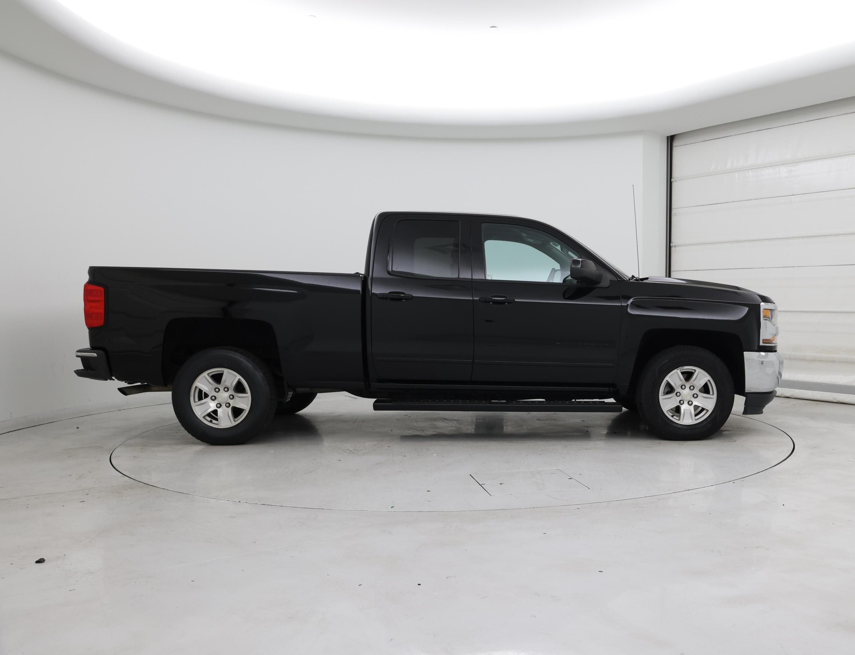 Thumbnail: 2018 Chevrolet Silverado 1500 - 7