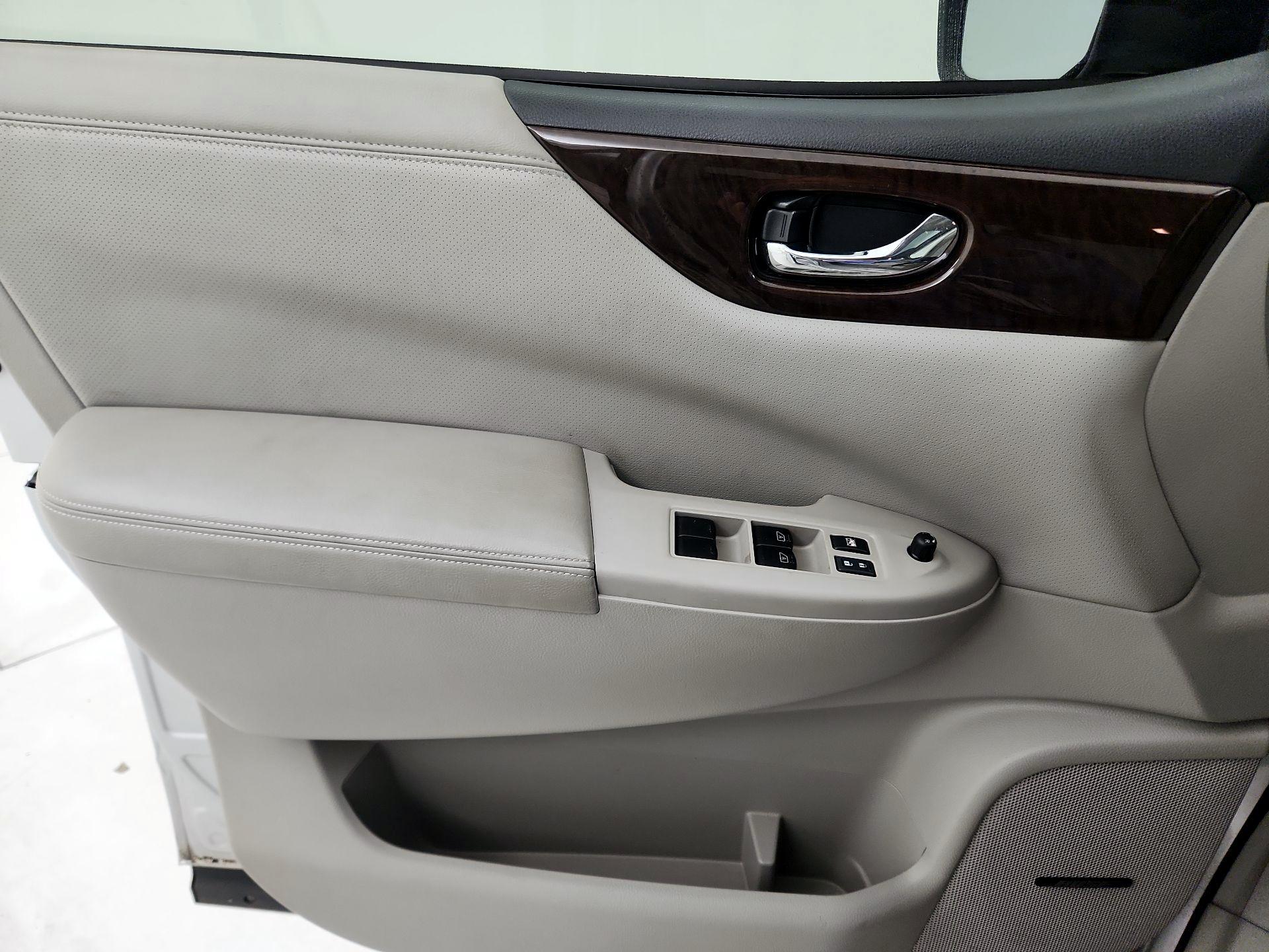 Thumbnail: 2016 Nissan Quest - 12