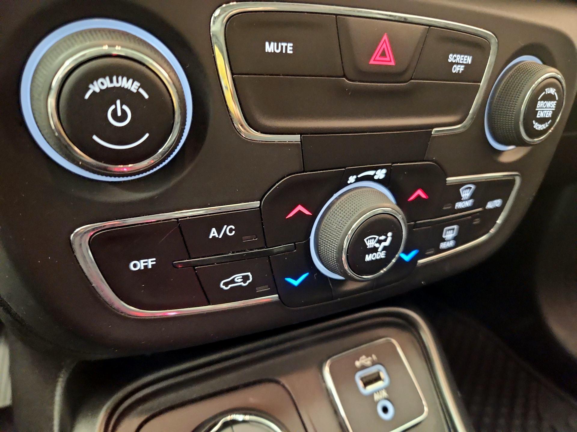 Thumbnail: 2019 Jeep Compass - 16