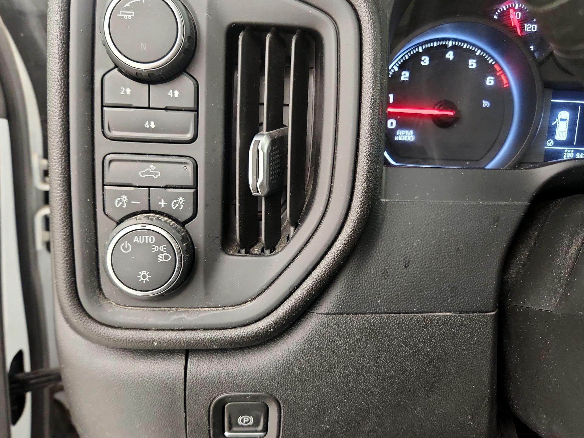 Thumbnail: 2021 Chevrolet Silverado 2500 - 13