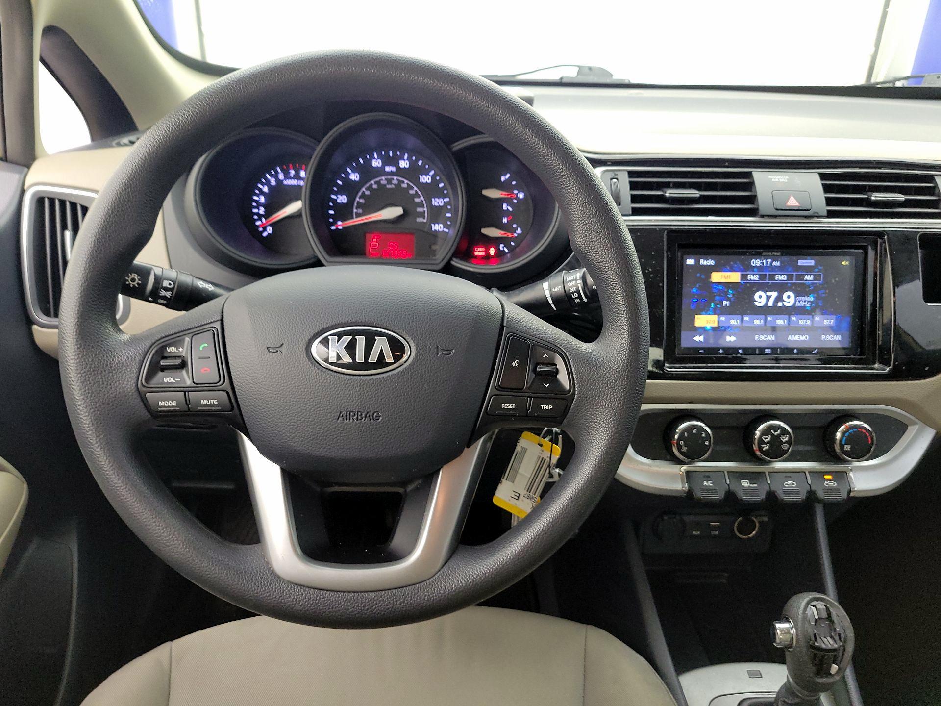 Thumbnail: 2016 Kia Rio - 10