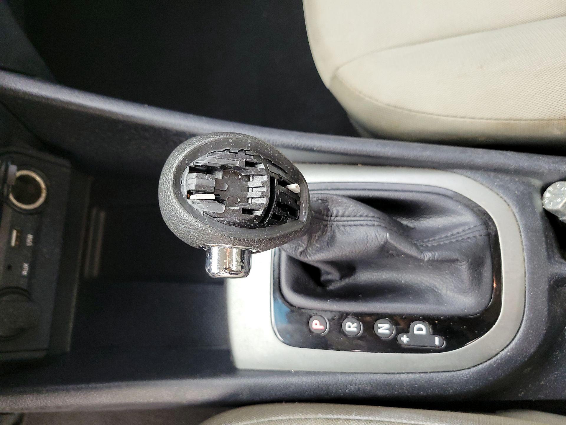 Thumbnail: 2016 Kia Rio - 16