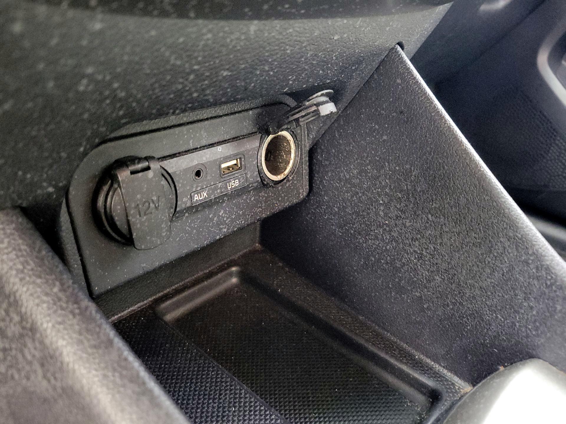 Thumbnail: 2016 Kia Rio - 17