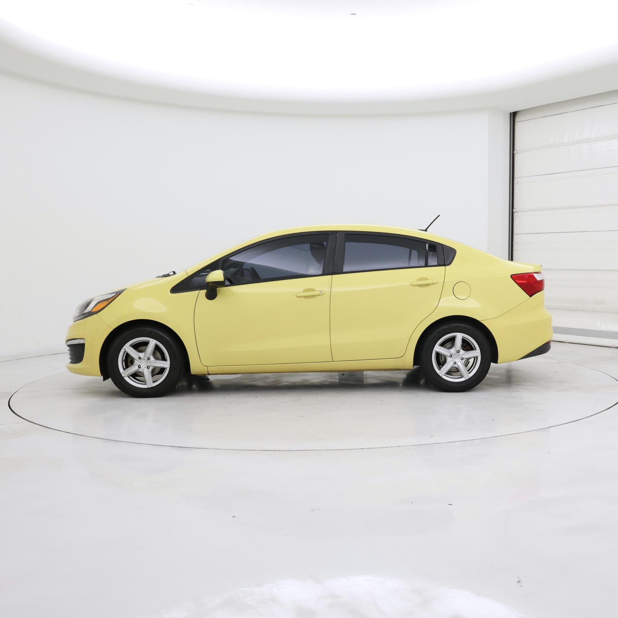 Thumbnail: 2016 Kia Rio - 3