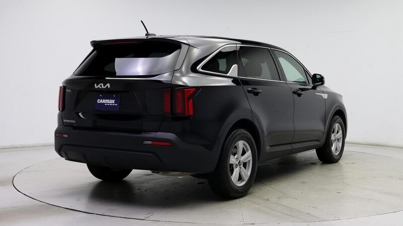 2023 Kia Sorento LX 8