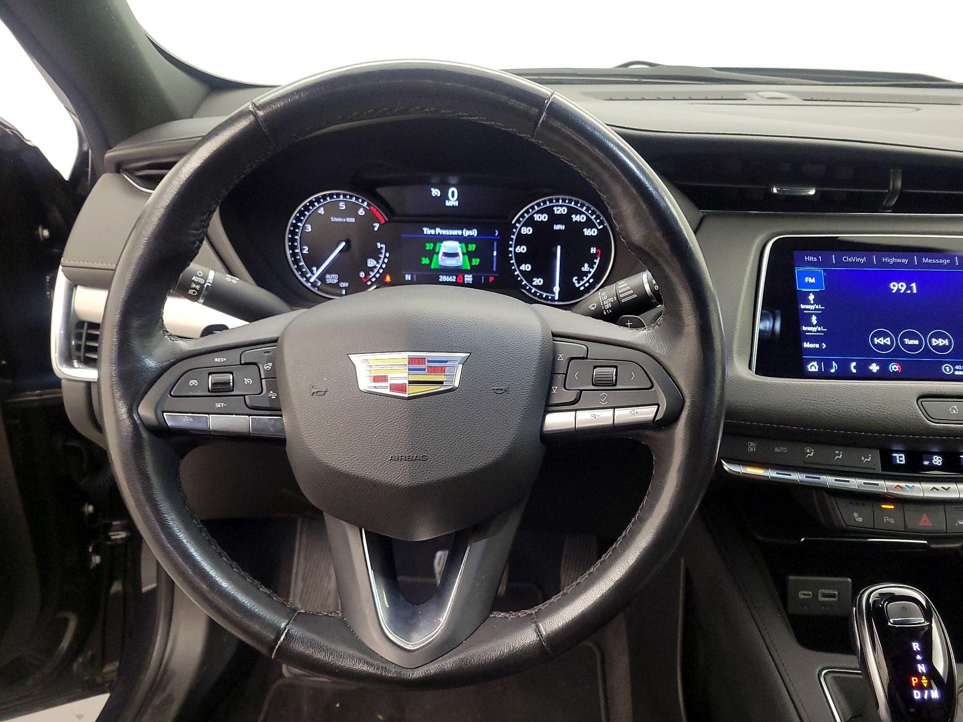 Thumbnail: 2023 Cadillac XT4 - 10