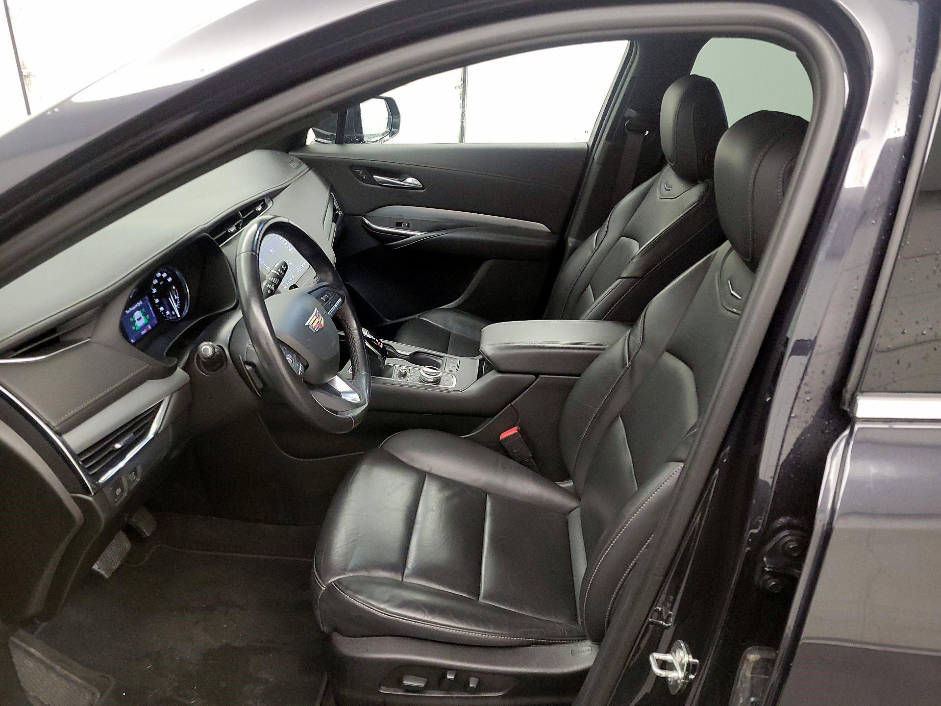 Thumbnail: 2023 Cadillac XT4 - 11