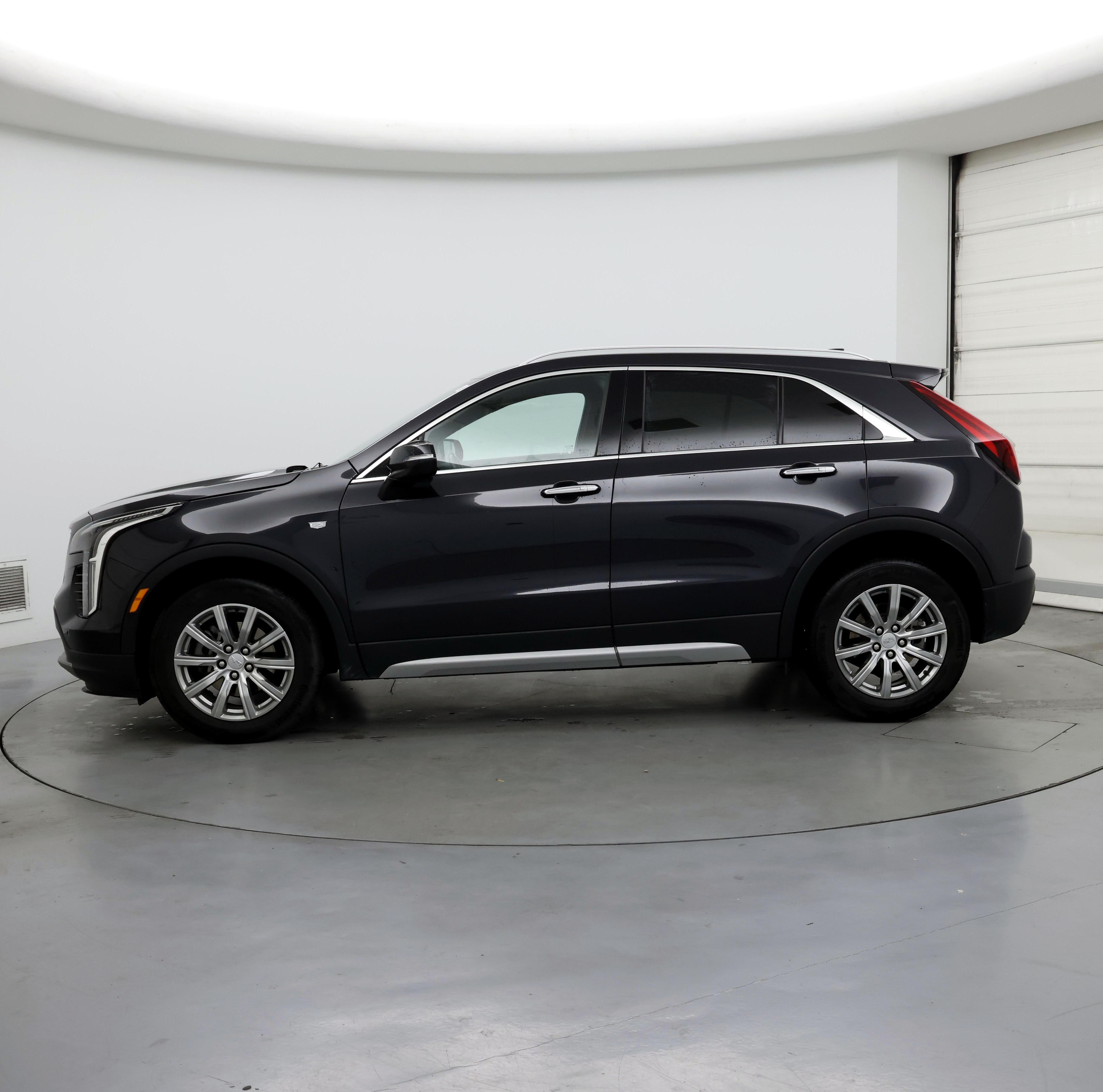 Thumbnail: 2023 Cadillac XT4 - 3