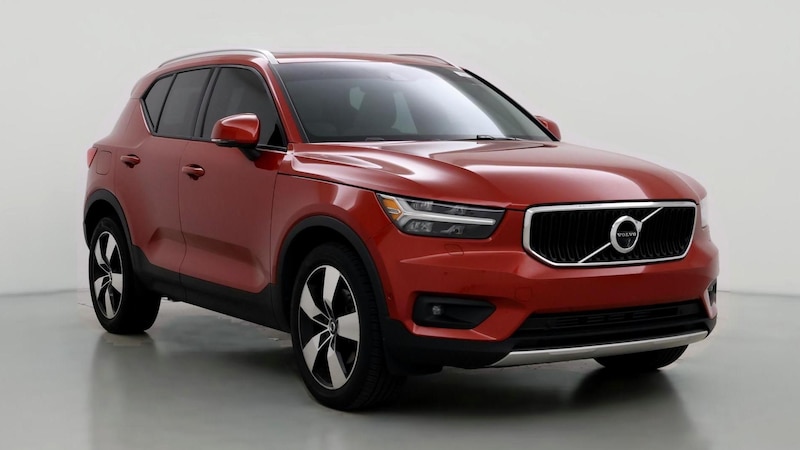 2019 Volvo XC40 T5 Momentum Hero Image