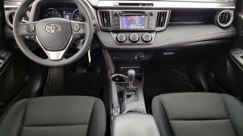 2018 Toyota RAV4 LE 9