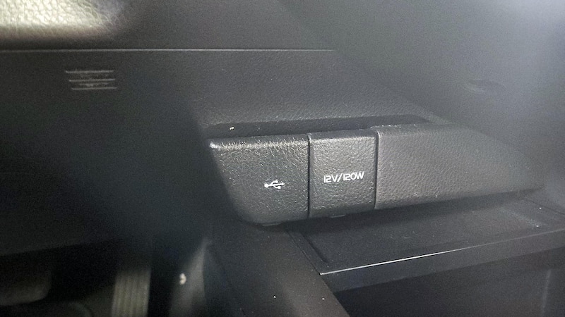 2021 Toyota Camry SE 18