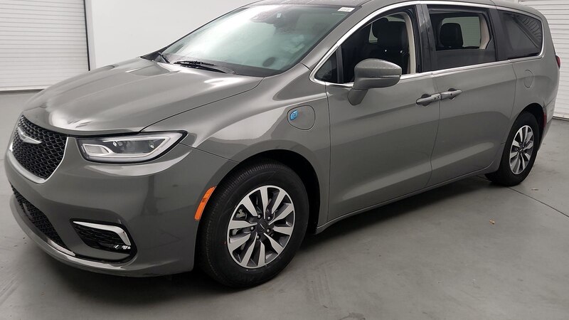 2022 Chrysler Pacifica Hybrid Touring L 3