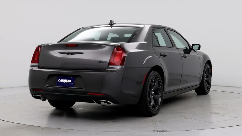 2022 Chrysler 300 Touring 8