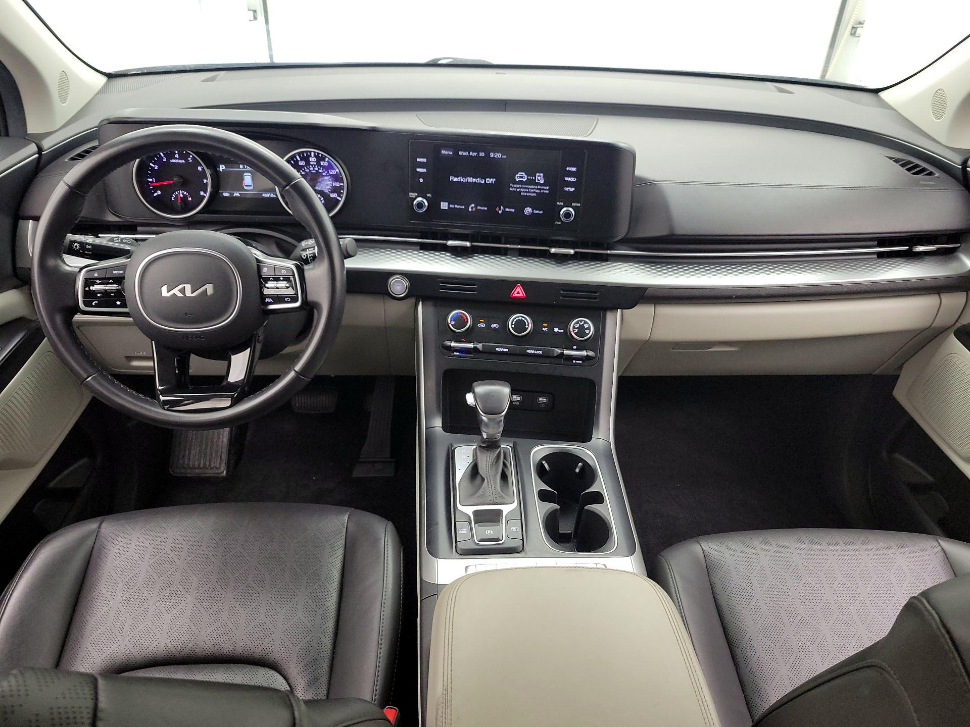 Thumbnail: 2023 Kia Carnival - 9