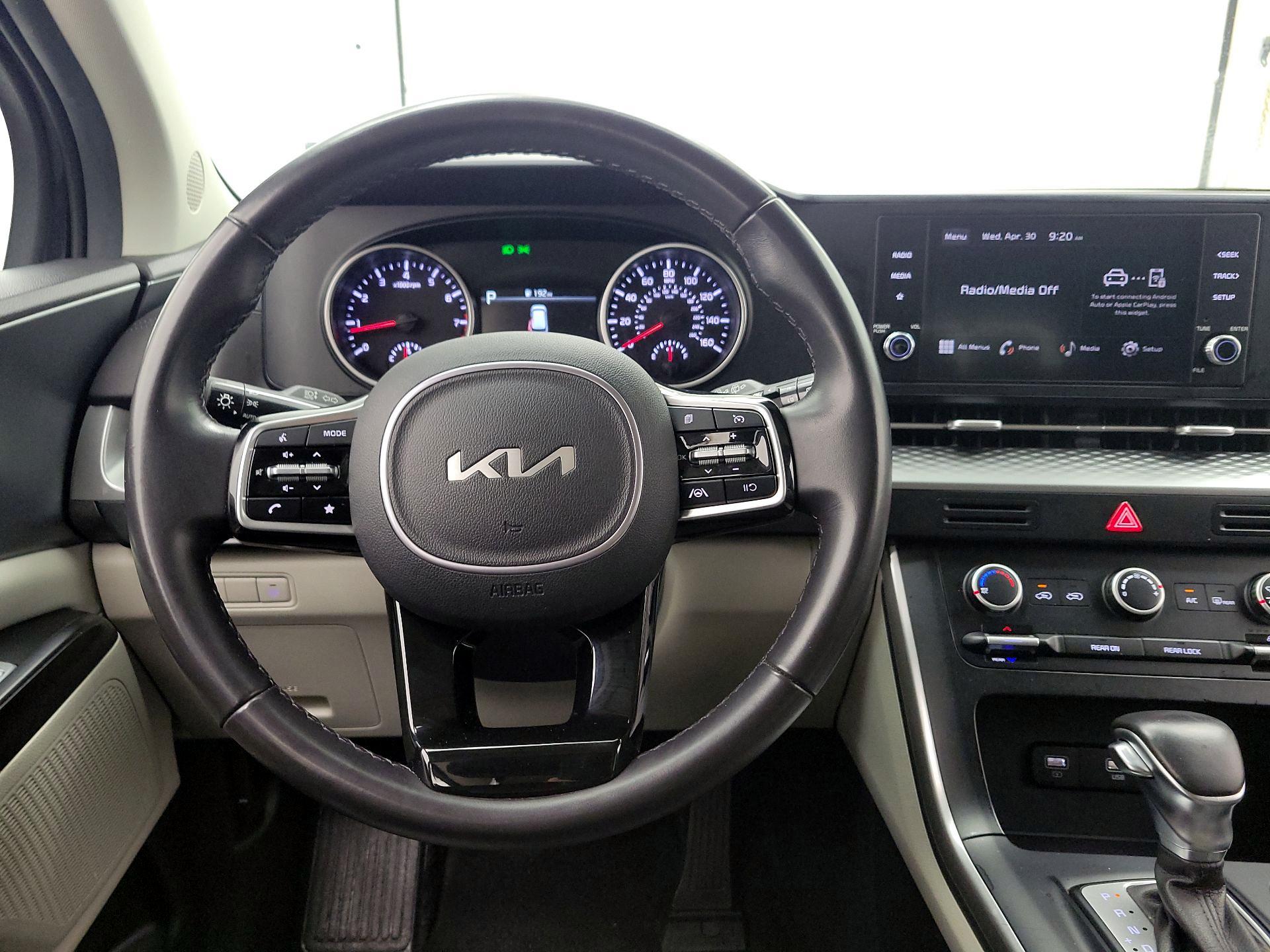 Thumbnail: 2023 Kia Carnival - 10