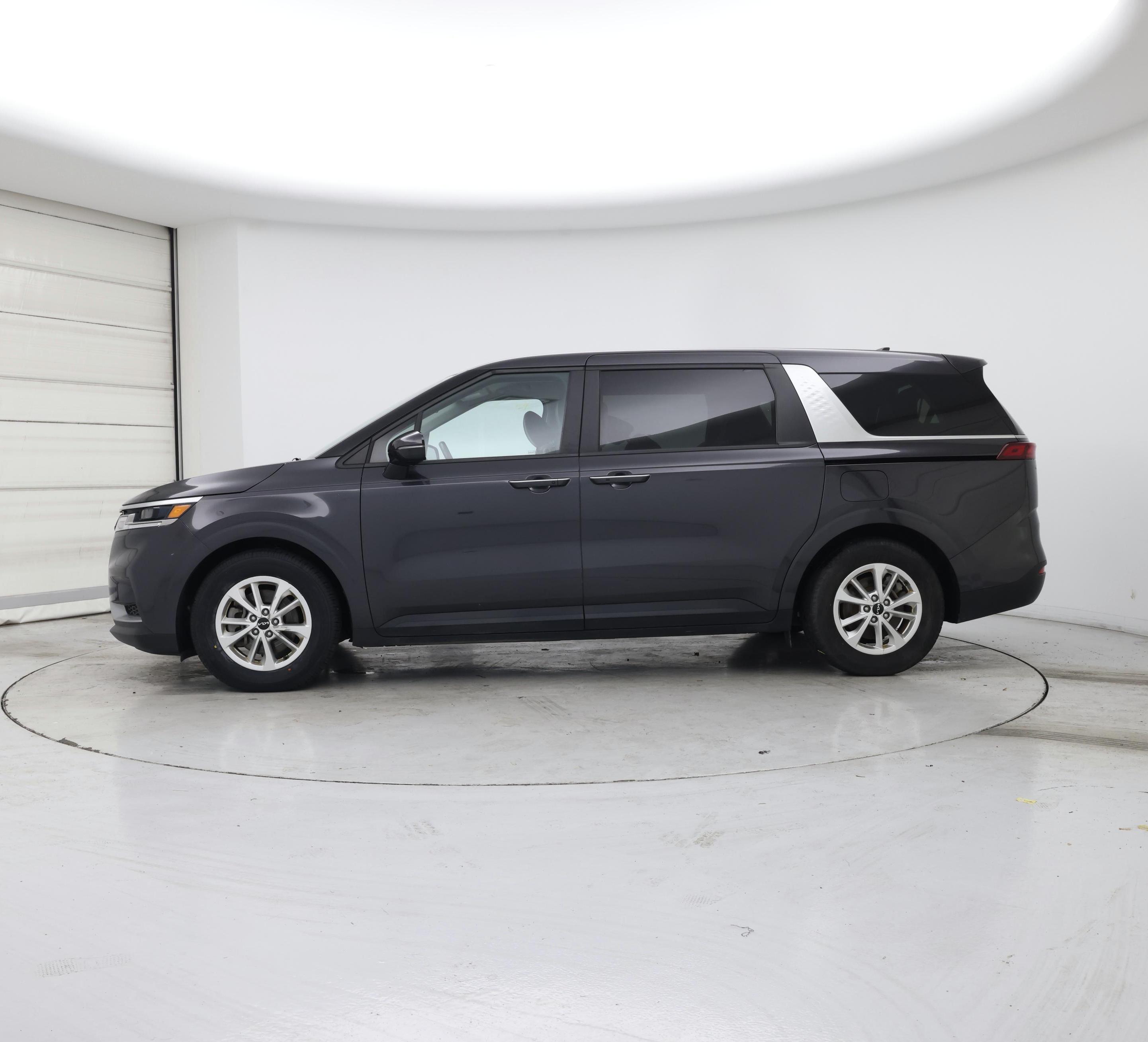 Thumbnail: 2023 Kia Carnival - 3