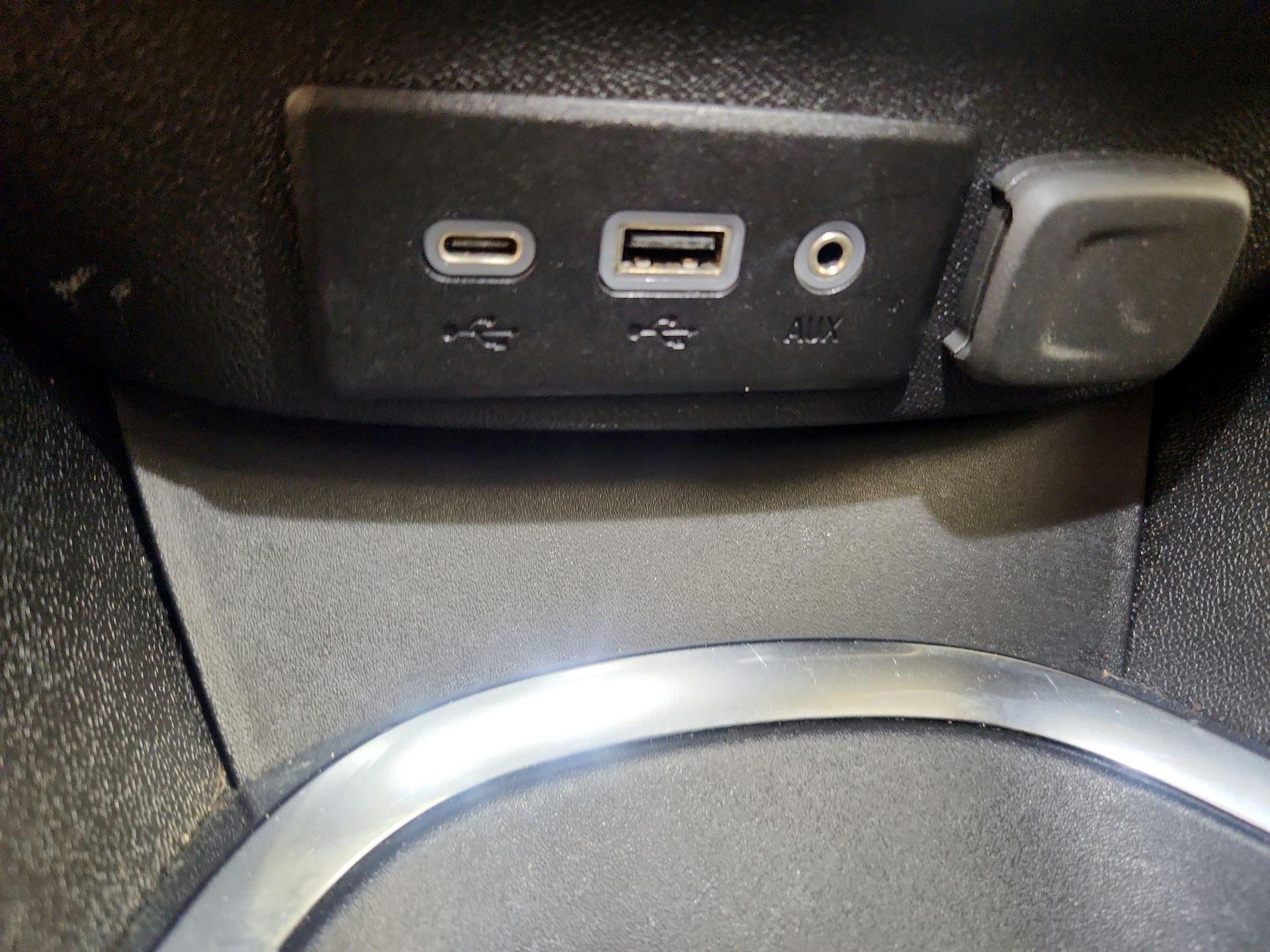 Thumbnail: 2022 Chevrolet Malibu - 18