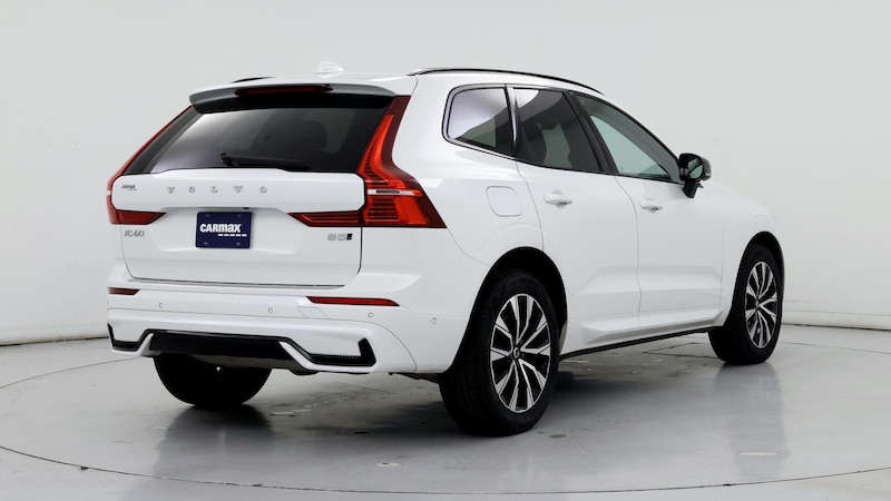 2023 Volvo XC60 B5 Plus 8