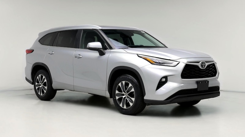 2023 Toyota Highlander XLE Hero Image