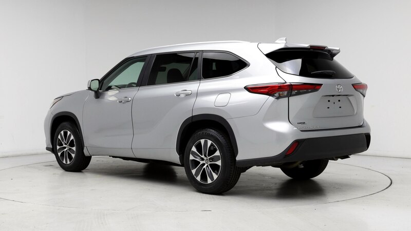 2023 Toyota Highlander XLE 2