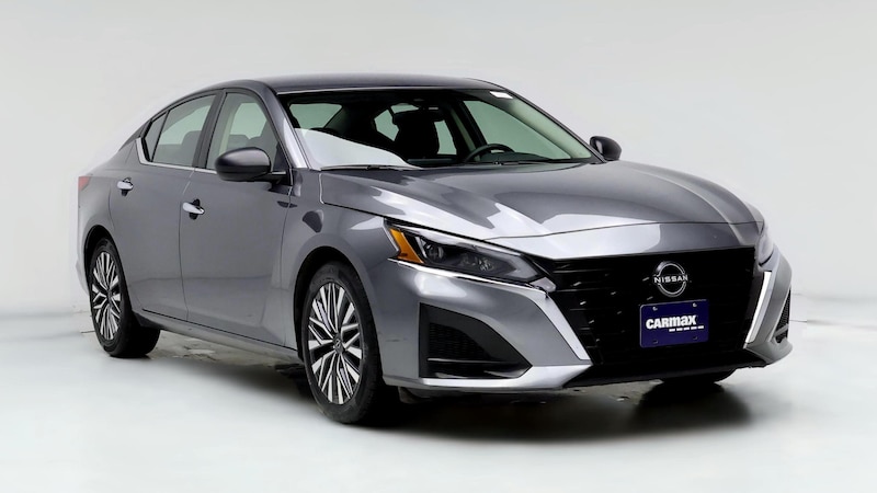 2024 Nissan Altima SV Hero Image