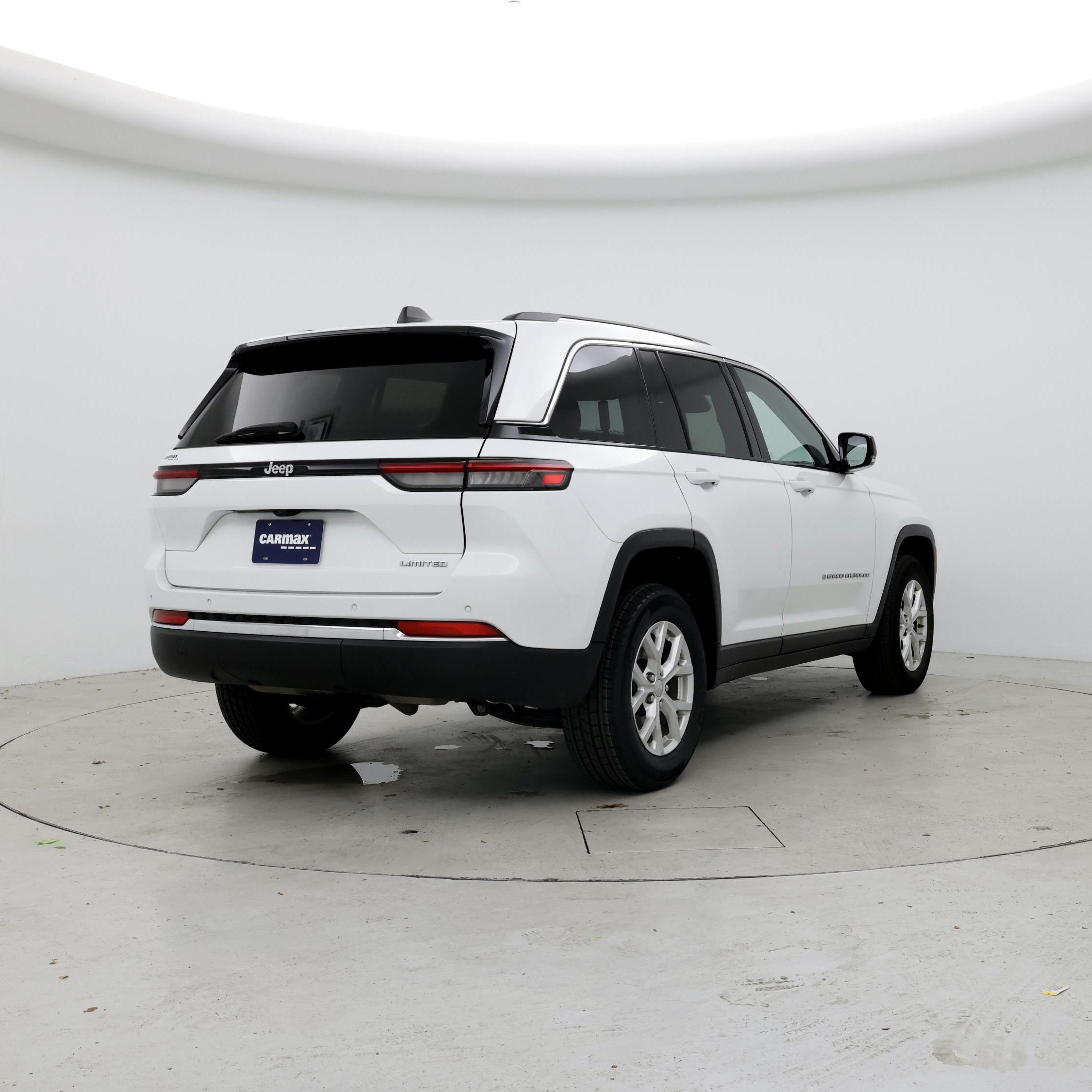 Thumbnail: 2023 Jeep Grand Cherokee - 8