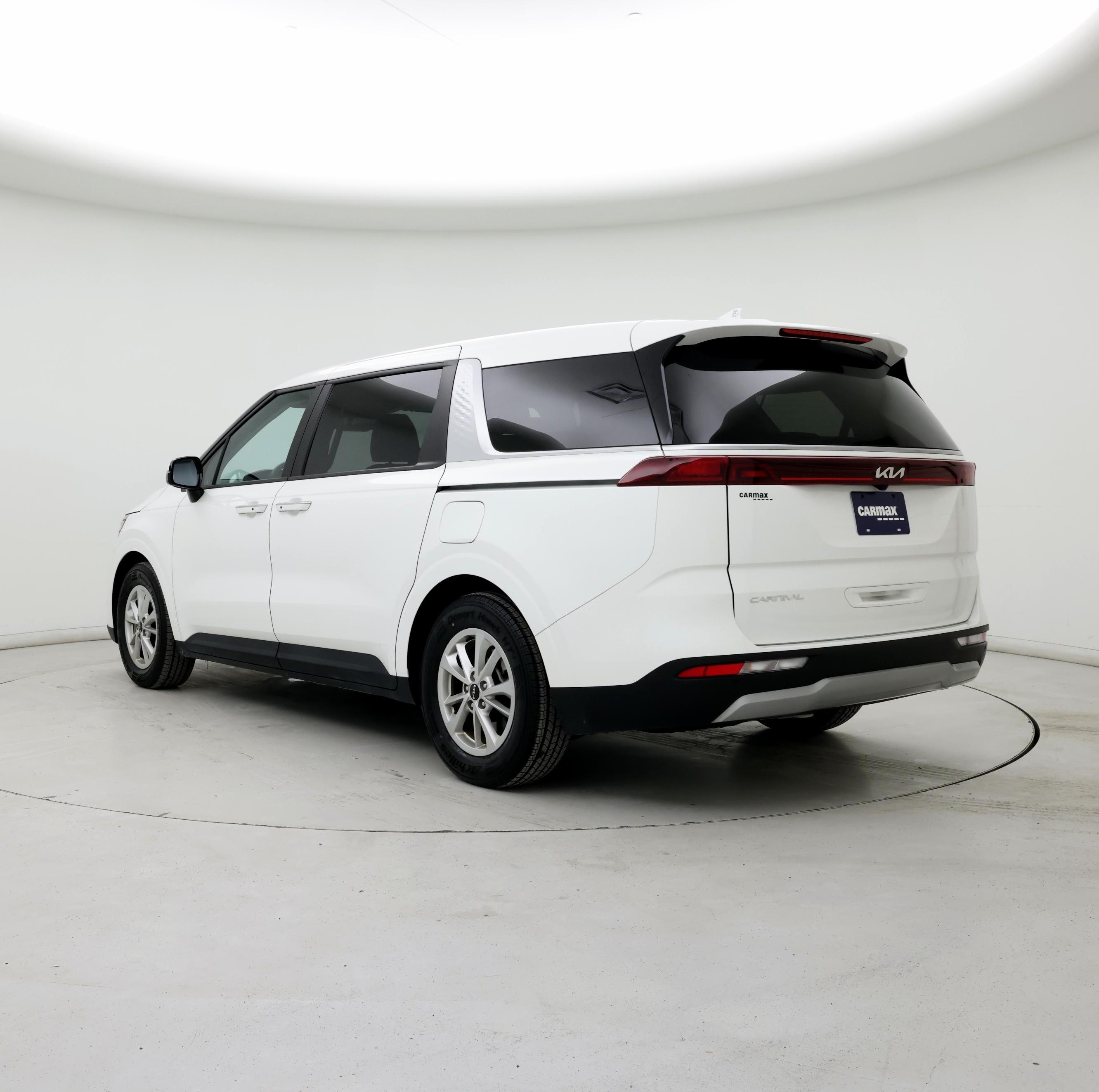 Thumbnail: 2023 Kia Carnival - 2
