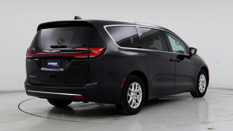 2023 Chrysler Pacifica Touring L 8