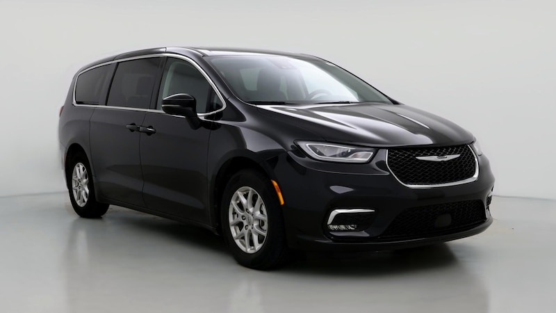 2023 Chrysler Pacifica Touring Hero Image