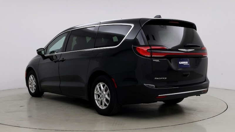 2023 Chrysler Pacifica Touring 2