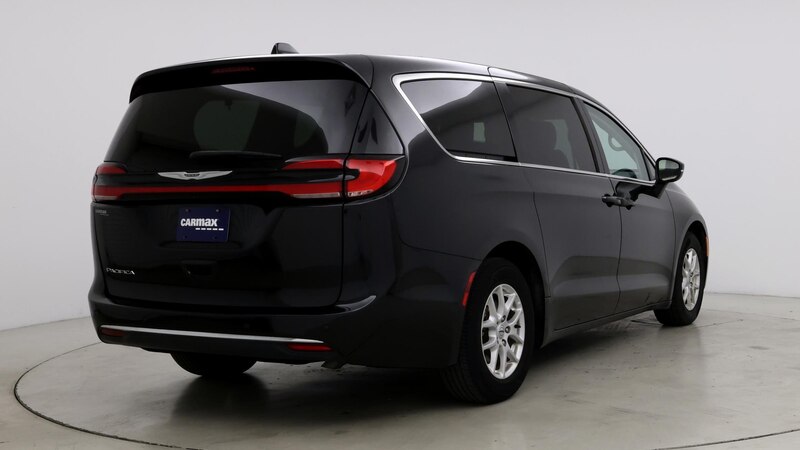 2023 Chrysler Pacifica Touring 8