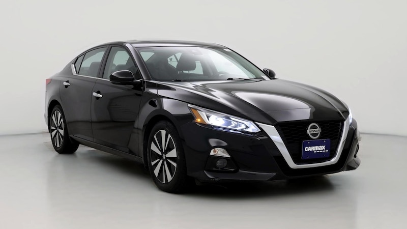 2022 Nissan Altima SL Hero Image
