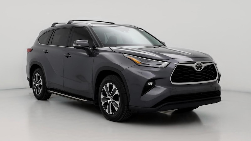 2022 Toyota Highlander XLE Hero Image