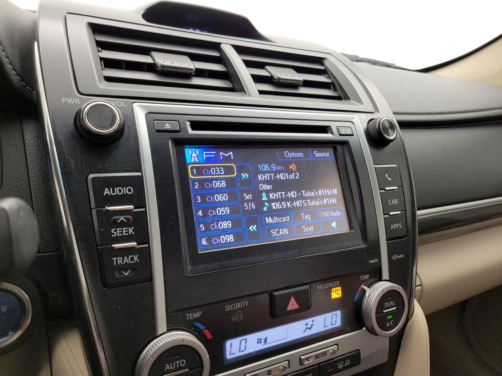 Thumbnail: 2013 Toyota Camry - 15