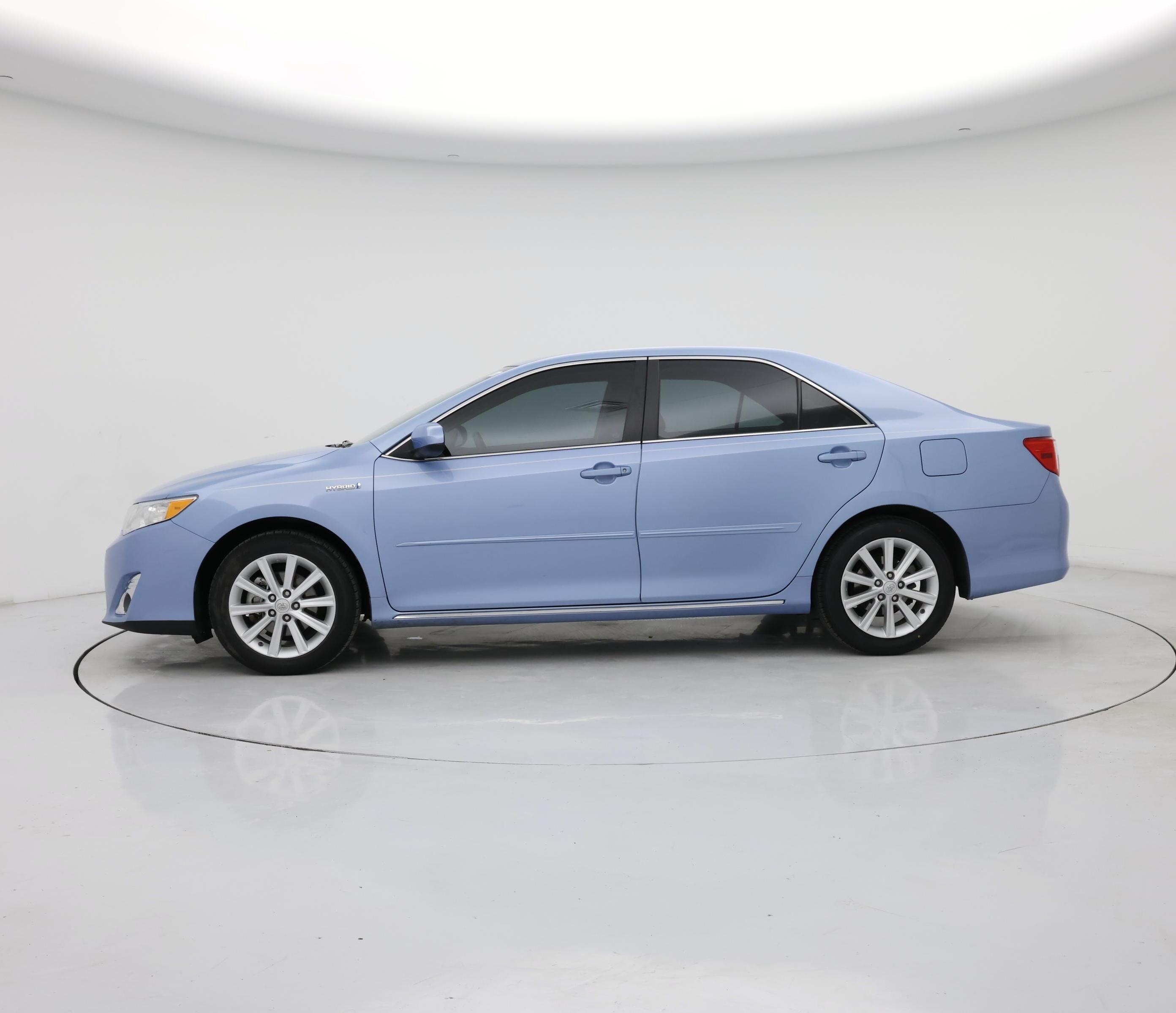 Thumbnail: 2013 Toyota Camry - 3