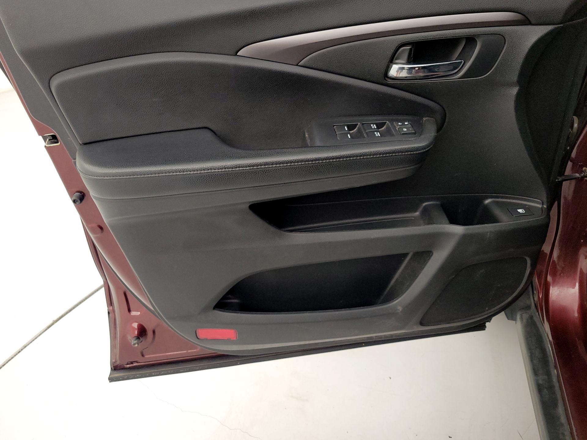 Thumbnail: 2019 Honda Passport - 12