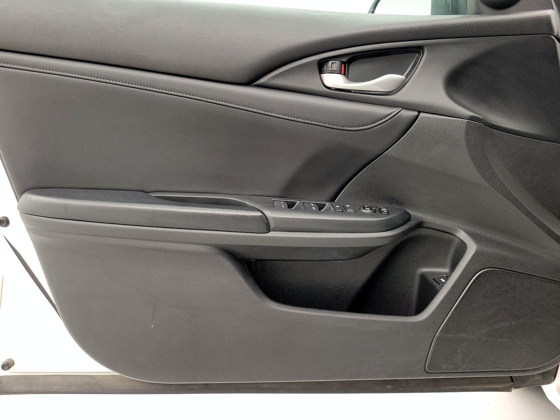 Thumbnail: 2019 Honda Insight - 12