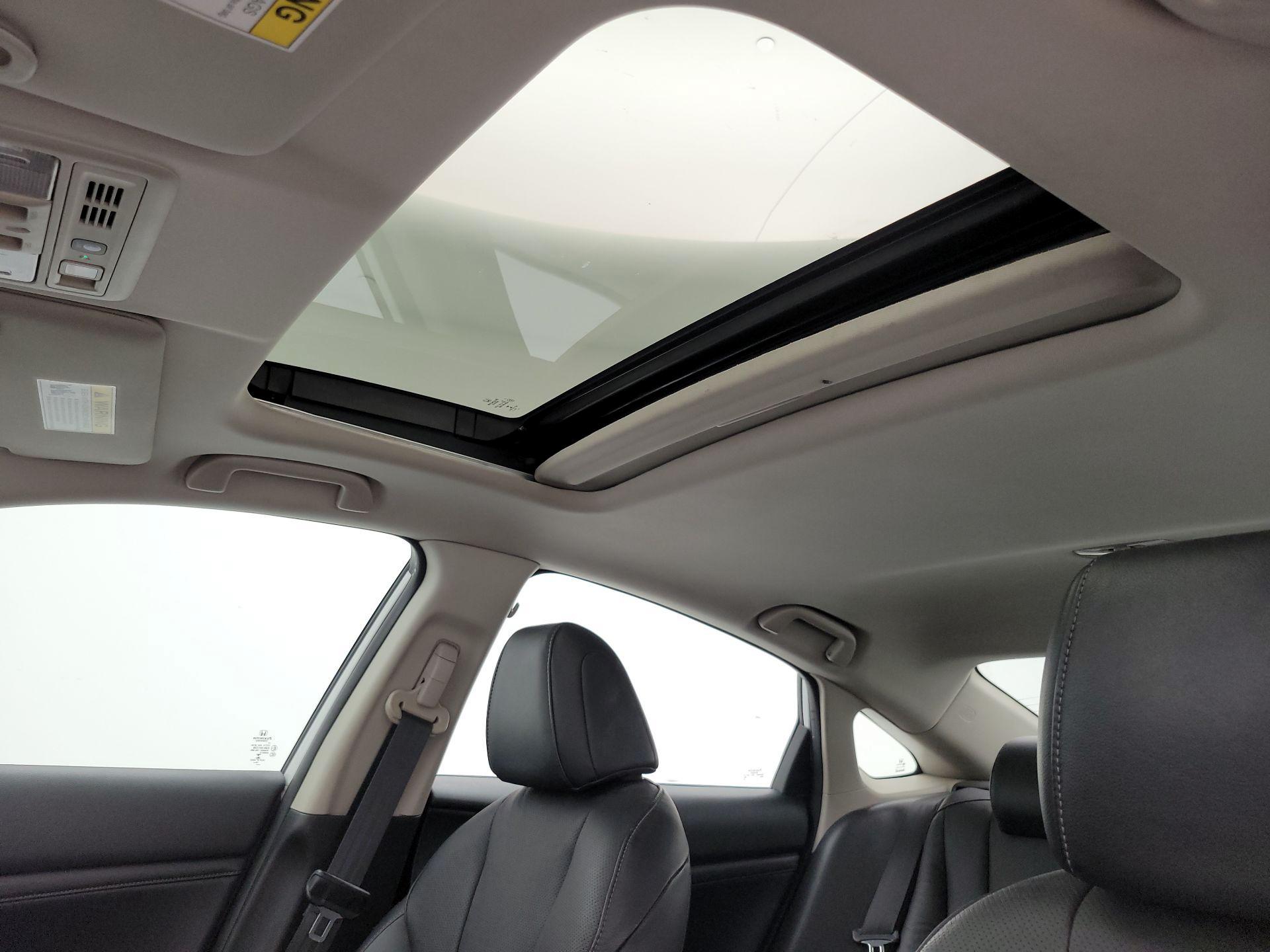 Thumbnail: 2019 Honda Insight - 19
