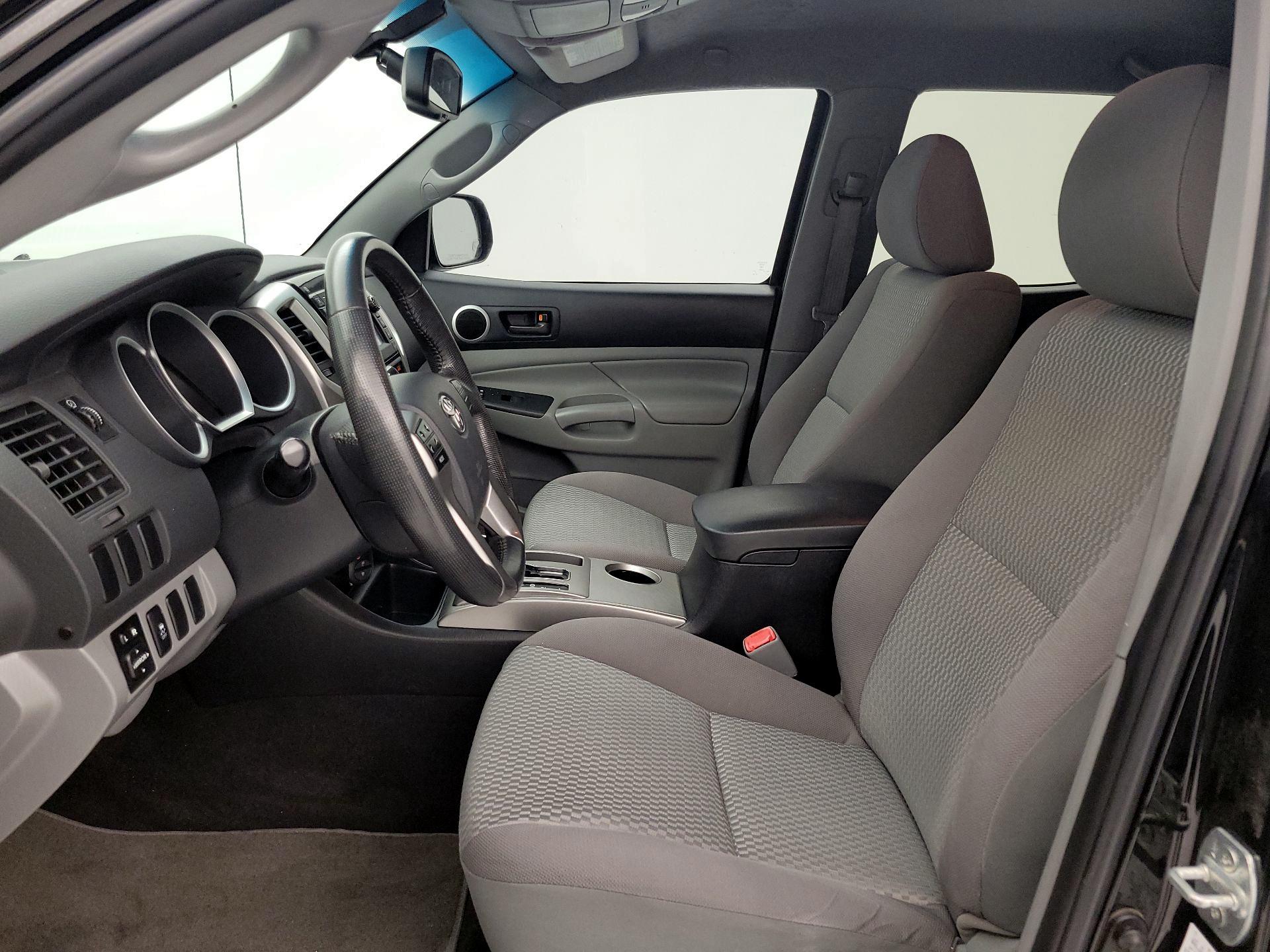 Thumbnail: 2013 Toyota Tacoma - 11