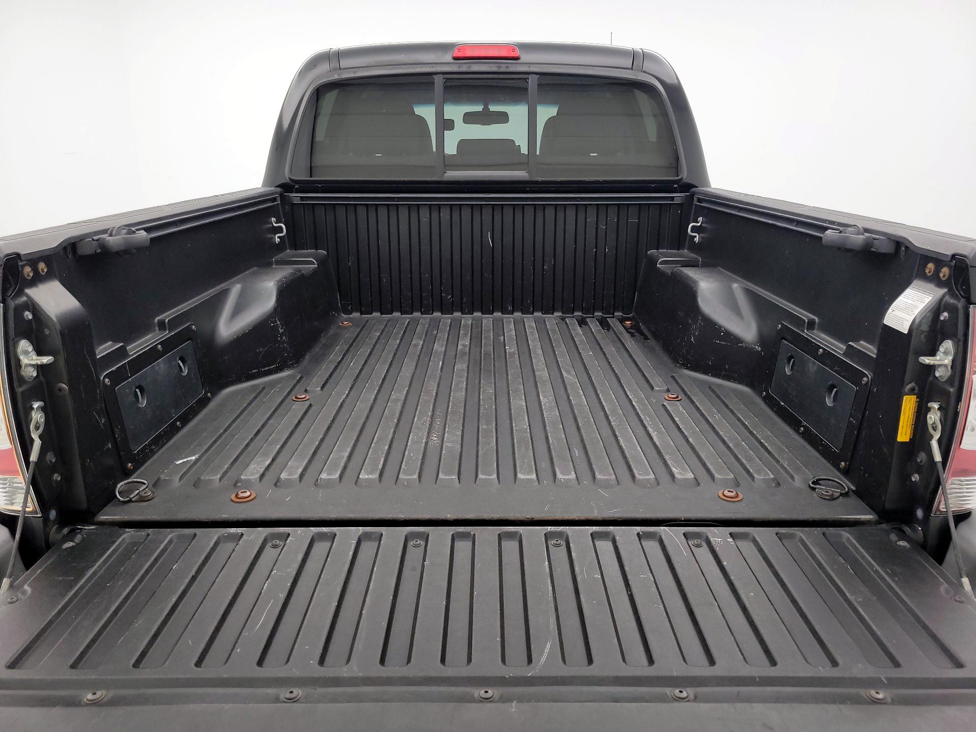 Thumbnail: 2013 Toyota Tacoma - 20